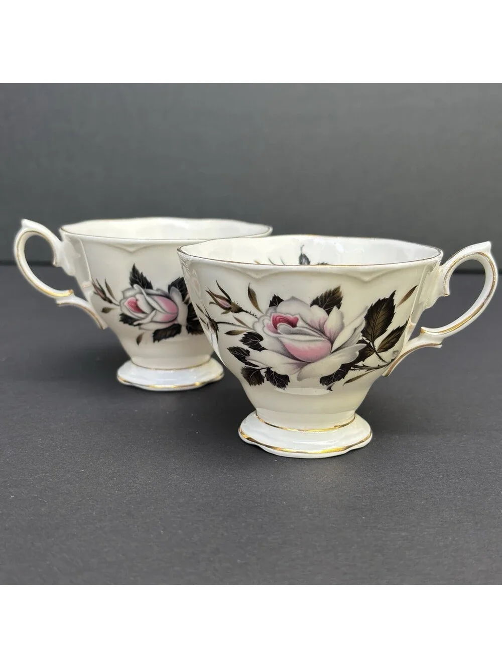 Royal Albert Queen's Messenger Tea Cup Pink Roses, Bone China Made In England